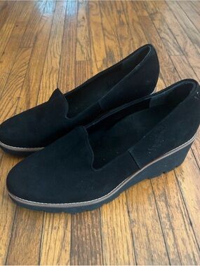 Vionic Black Suede Wedge Loafers for Women